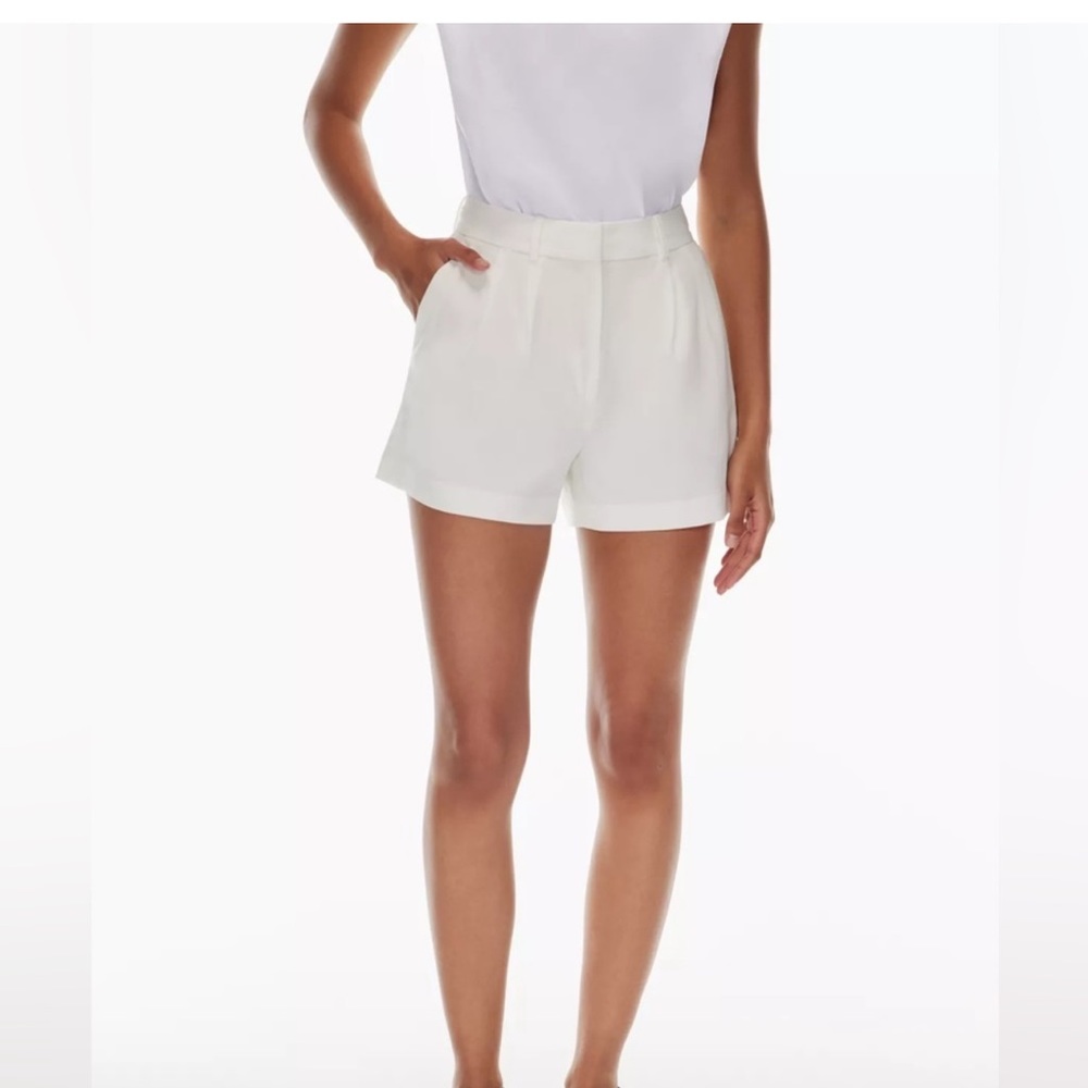 Aritzia Babaton Pleated Shorts White 3”